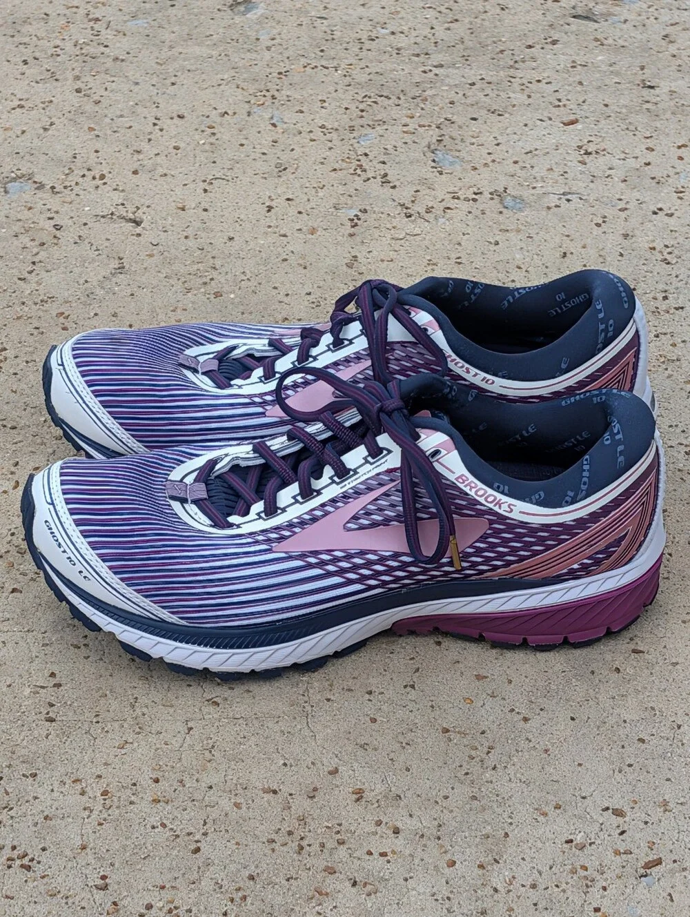 Brooks Ghost LE 10 Sneakers Women Size 9. Excellent Pre-Owned Condition. - Picture 1 of 14